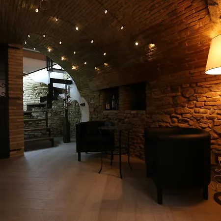 Petite Maison Bed & Breakfast *